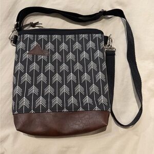 2nd Story Studio vegan leather cross body purse